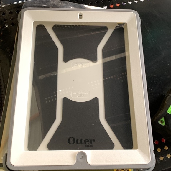 OTTER box defender realtree pink camo case for iPad 4th generation and new iPad - Picture 4 of 8